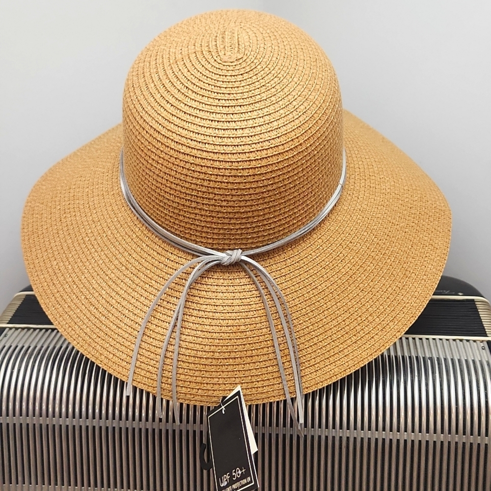 NWT - ELEGANT NICOLE MARCIANO UPF 50+ TAN WIDE-BRIMMED HAT W/SILVER BAND - Picture 3 of 7